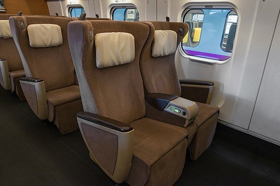 Green Car first class shinkansen seats